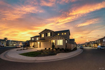 /international/us/2207-s-crumal-street-visalia-ca-110108607204/