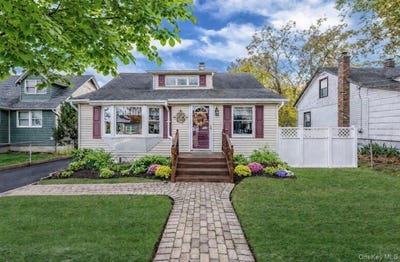 /international/us/38-roslyn-street-islip-terrace-ny-110107316278/