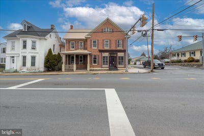 /international/us/824-n-queen-street-martinsburg-wv-110105888135/