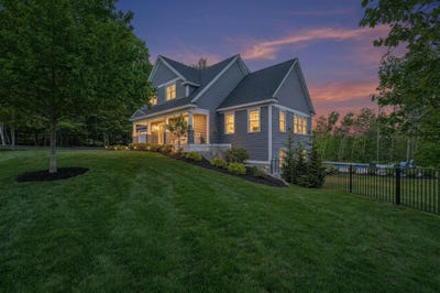 /international/us/12-long-hill-road-stratham-nh-110108500097/