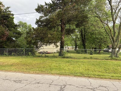 /international/us/320-e-washington-street-seymour-mo-110107817979/
