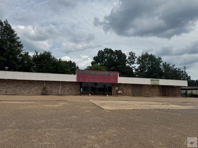 /international/us/802-n-hwy-59-queen-city-tx-110108425139/