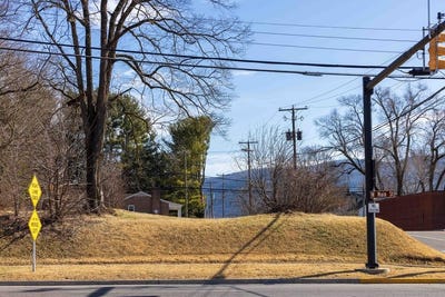 /international/us/tbd-w-main-st-wytheville-va-110097241373/