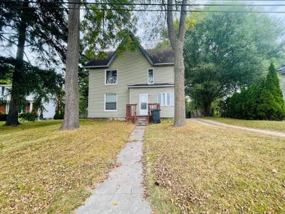 /international/us/70550-main-street-richmond-mi-110106922234/
