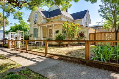 /international/us/655-monroe-st-eugene-or-110106561236/