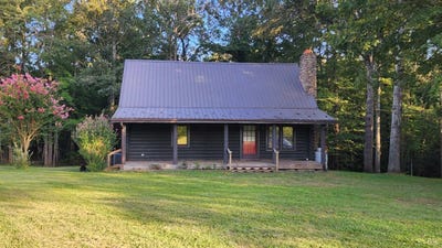 /international/us/209-leatherwood-place-bedford-va-110106581385/