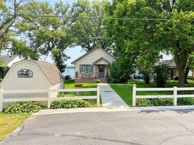 /international/us/9061-ingram-avenue-nw-annandale-mn-110120001656/