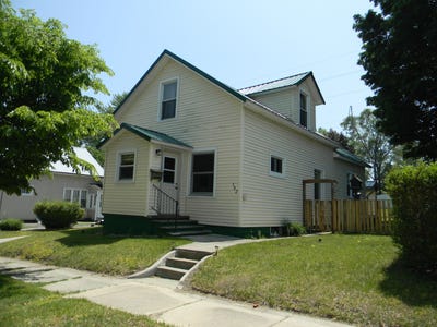 /international/us/302-first-street-ludington-mi-110100253732/