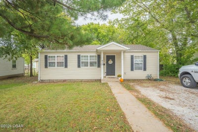 /international/us/611-s-forest-avenue-joplin-mo-110120766208/