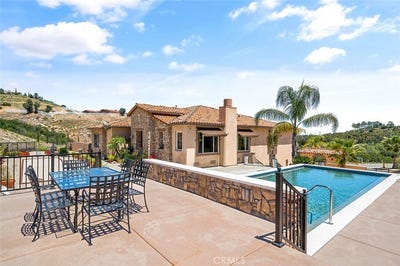 /international/us/36505-calle-de-lobo-murrieta-ca-110106102686/