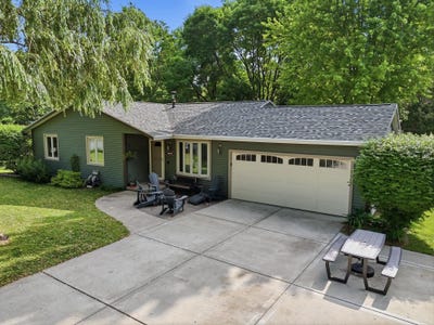 /international/us/4692-gaston-circle-cottage-grove-wi-110108816556/