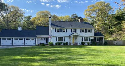 /international/us/211-pleasant-street-south-yarmouth-ma-110098457656/