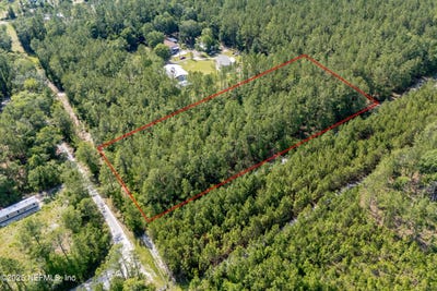 /international/us/se-83rd-terrace-lake-butler-fl-110100036097/