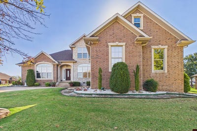 /international/us/385-olympic-drive-mountain-home-ar-110120530284/
