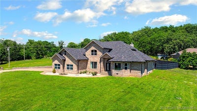 /international/us/82-fawn-meadows-drive-linn-creek-mo-110100445814/