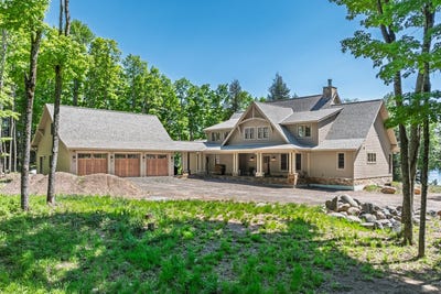 /international/us/18751-big-lake-rd-watersmeet-mi-110108658880/