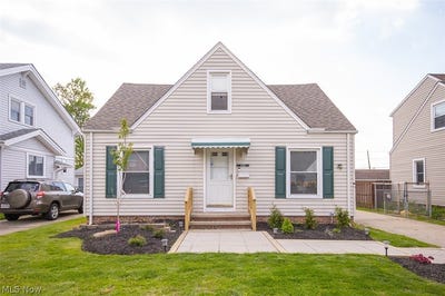 /international/us/4360-newberry-drive-brooklyn-oh-110107962204/