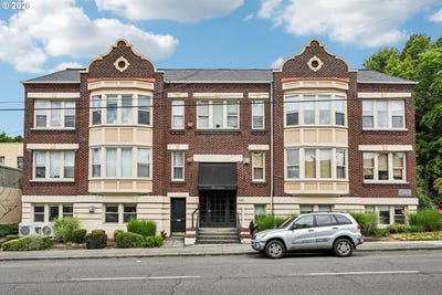 /international/us/1529-se-hawthorne-blvd-portland-or-110108342022/