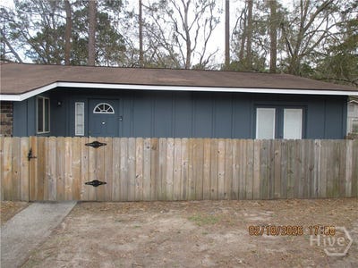 /international/us/119-cherokee-circle-hinesville-ga-110106303385/