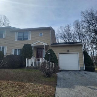 /international/us/48-governors-hill-west-warwick-ri-110106531347/