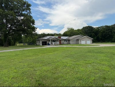 /international/us/3612-route-4-staunton-il-110100747507/