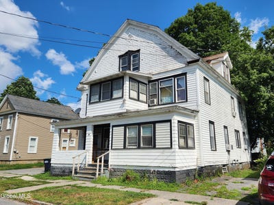 /international/us/15-beech-street-hudson-falls-ny-110101397229/