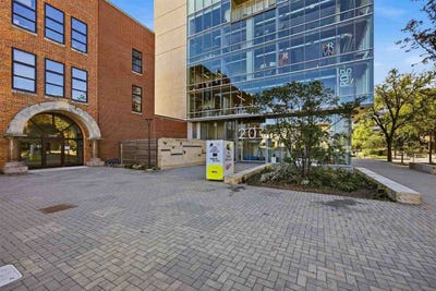 /international/us/201-e-washington-st-iowacity-ia-110120129194/