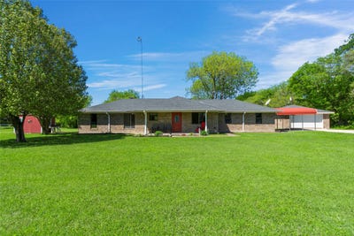 /international/us/4076-county-road-1088-celeste-tx-110107397603/