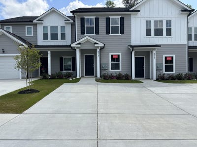 /international/us/613-caroline-court-north-augusta-sc-110107933949/
