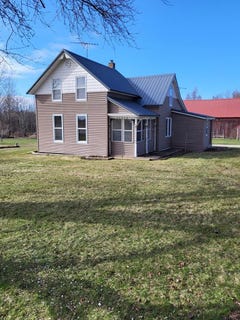 /international/us/6602-e-center-rd-sturgeon-bay-wi-110107517809/