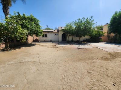 /international/us/8626-laurel-canyon-boulevard-sun-valley-ca-110100773682/