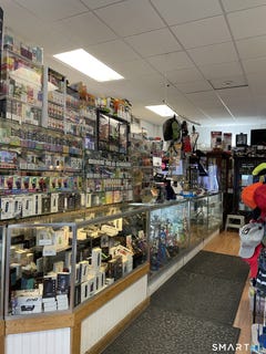 /international/us/63-rubber-avenue-naugatuck-ct-110107988496/