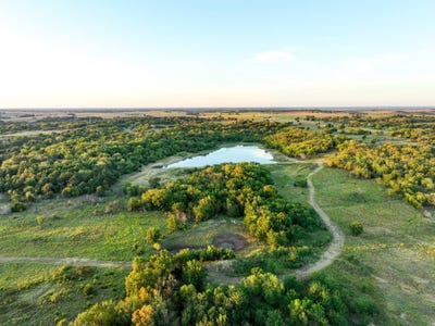 /international/us/highway-18-pawnee-ok-110120028171/