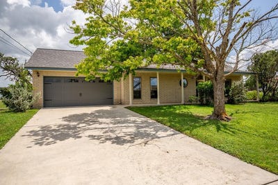 /international/us/182-glenvalley-cir-bandera-tx-110108713140/