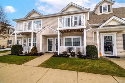 /international/us/418-willow-lane-valley-stream-ny-110106174002/