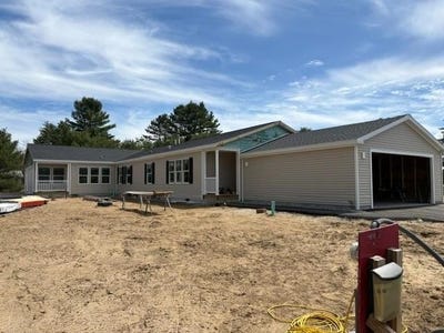 /international/us/18-b-wildflower-lane-plymouth-nh-110105259540/