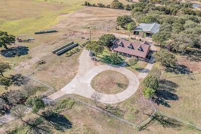 /international/us/1799-cottonwood-creek-road-saint-jo-tx-110095929869/
