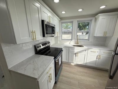 /international/us/336-oceanside-parkway-oceanside-ny-110108489352/