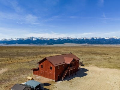 /international/us/3064-highway-96-silver-cliff-co-110107457555/