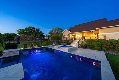 /international/us/194-mull-rd-kerrville-tx-110120458244/