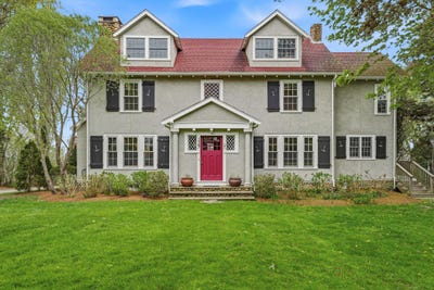 /international/us/139-main-street-vineyard-haven-ma-110108025678/