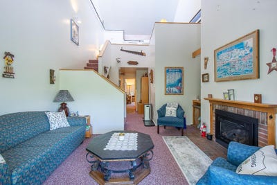 /international/us/161-mountainside-drive-warren-vt-110108576670/