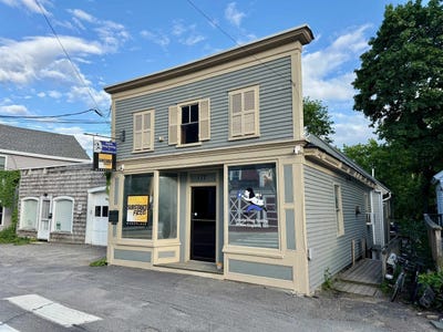 /international/us/177-main-street-newmarket-nh-110105764375/