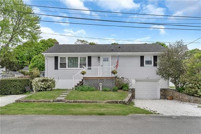 /international/us/10-read-avenue-warren-ri-110108060283/