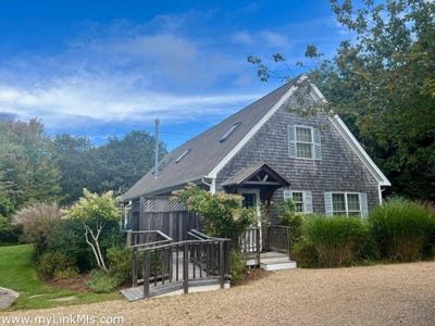 /international/us/10-trotters-lane-west-tisbury-ma-110106523419/
