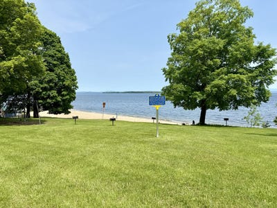 /international/us/5-schuyler-road-keeseville-ny-110099953797/