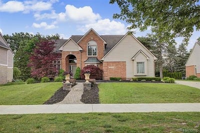 /international/us/24024-devonshire-drive-novi-mi-110108871549/