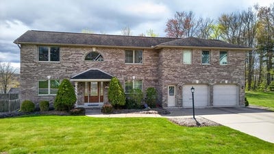 /international/us/2040-felicia-blvd-endicott-ny-110108206091/
