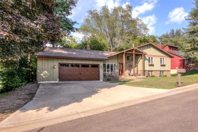 /international/us/608-manor-court-altoona-wi-110119470294/