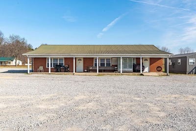 /international/us/8496-madisonville-rd-crofton-ky-110104214925/